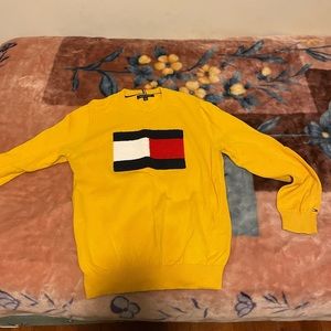 Tommy Hilfiger long sleeve sweater Medium